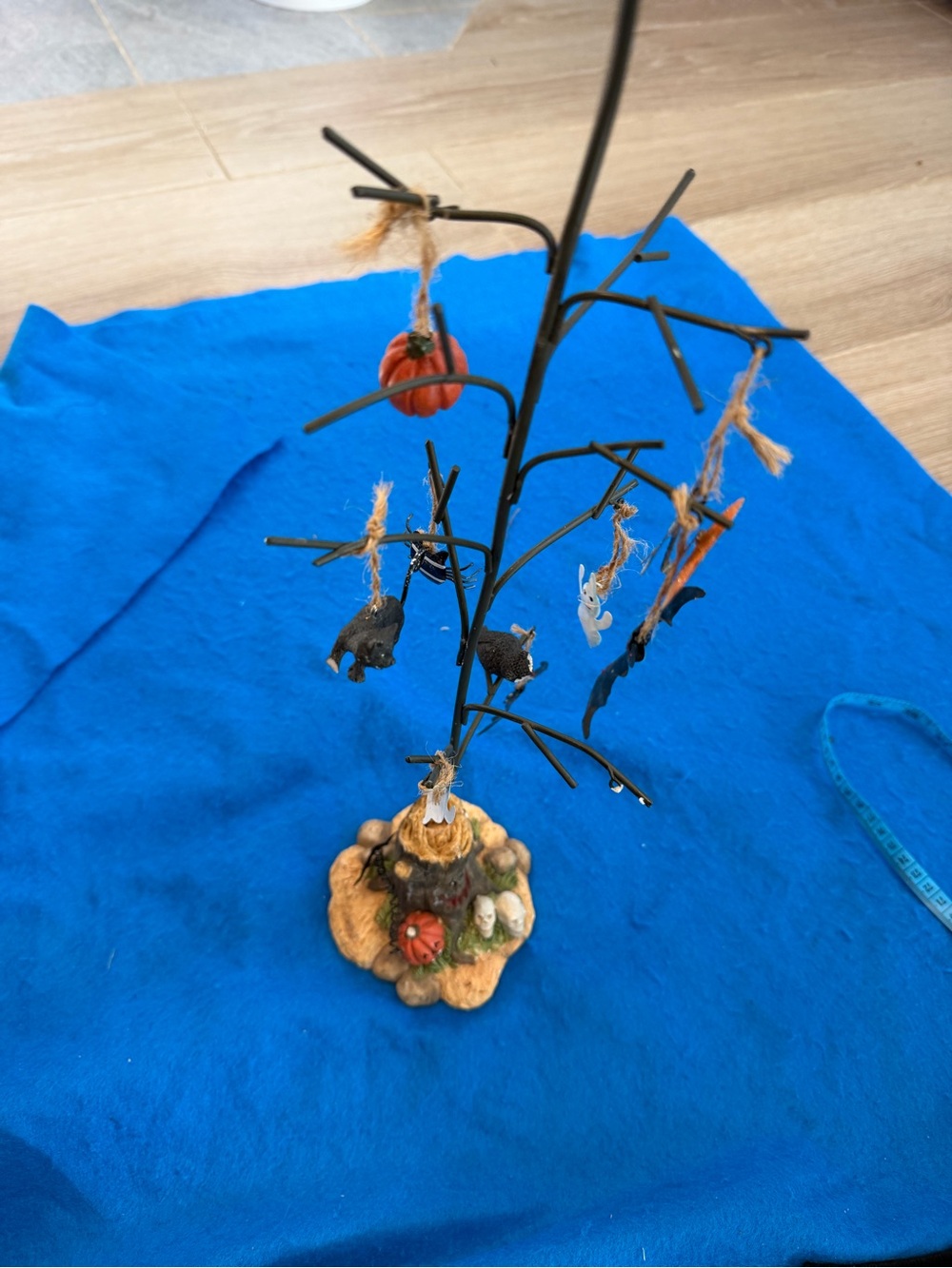 Vintage TJ Maxx Spooky Halloween Ornament Display Tree Resin Trunk Base 🕷️💀
